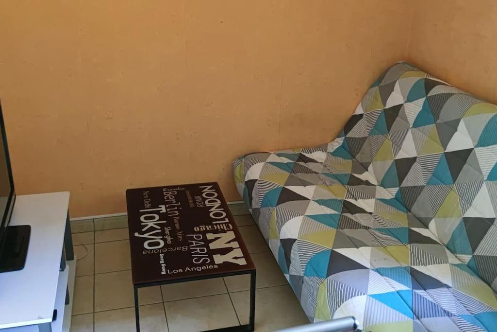 Fonctionnel En Campagne Eyliac Daire Dış mekan fotoğraf
